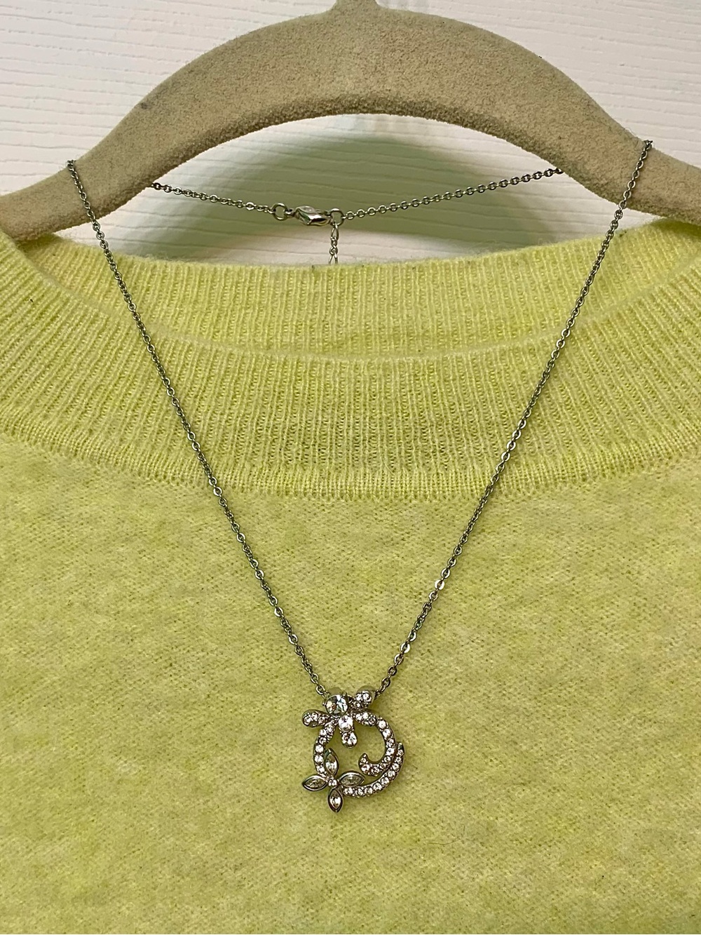 Swarovski Crystal Circle Necklace Dragonfly Butterfly Silver Tone Adjustable - Picture 6 of 11